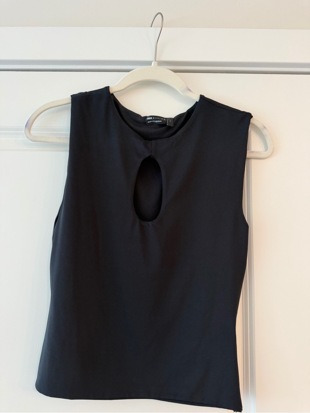 Sleeveless Black Keyhole Top